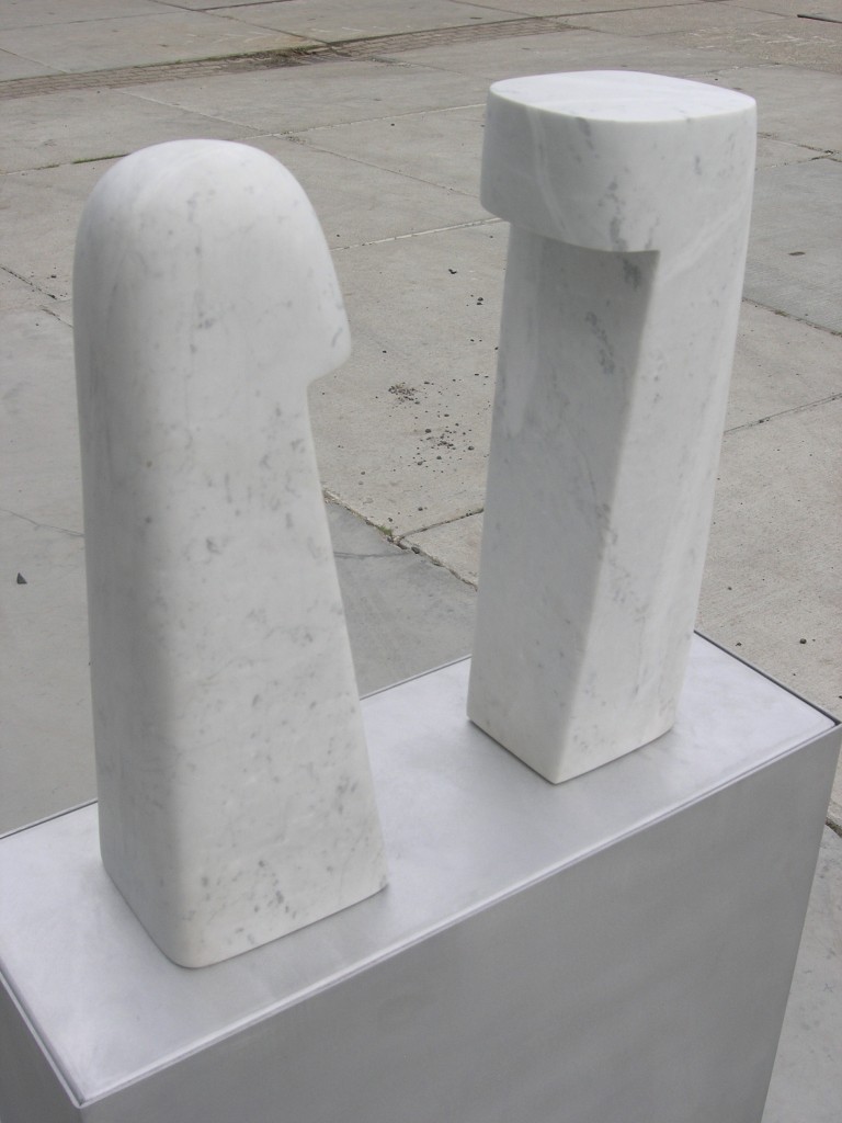 Onzichtbaar ( 1997) - Carrara marmer - 55 x 20 x 15